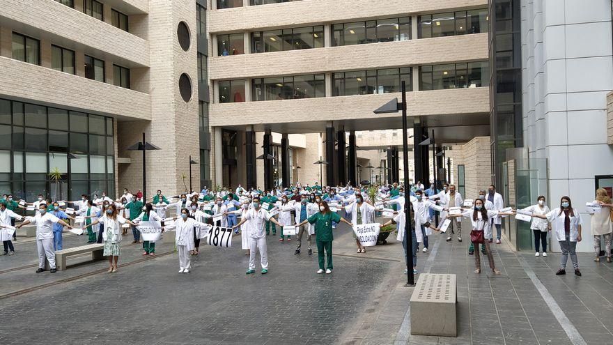 Los médicos temporales de la sanidad canaria presentan el preaviso de huelga indefinida para el 11 de diciembre