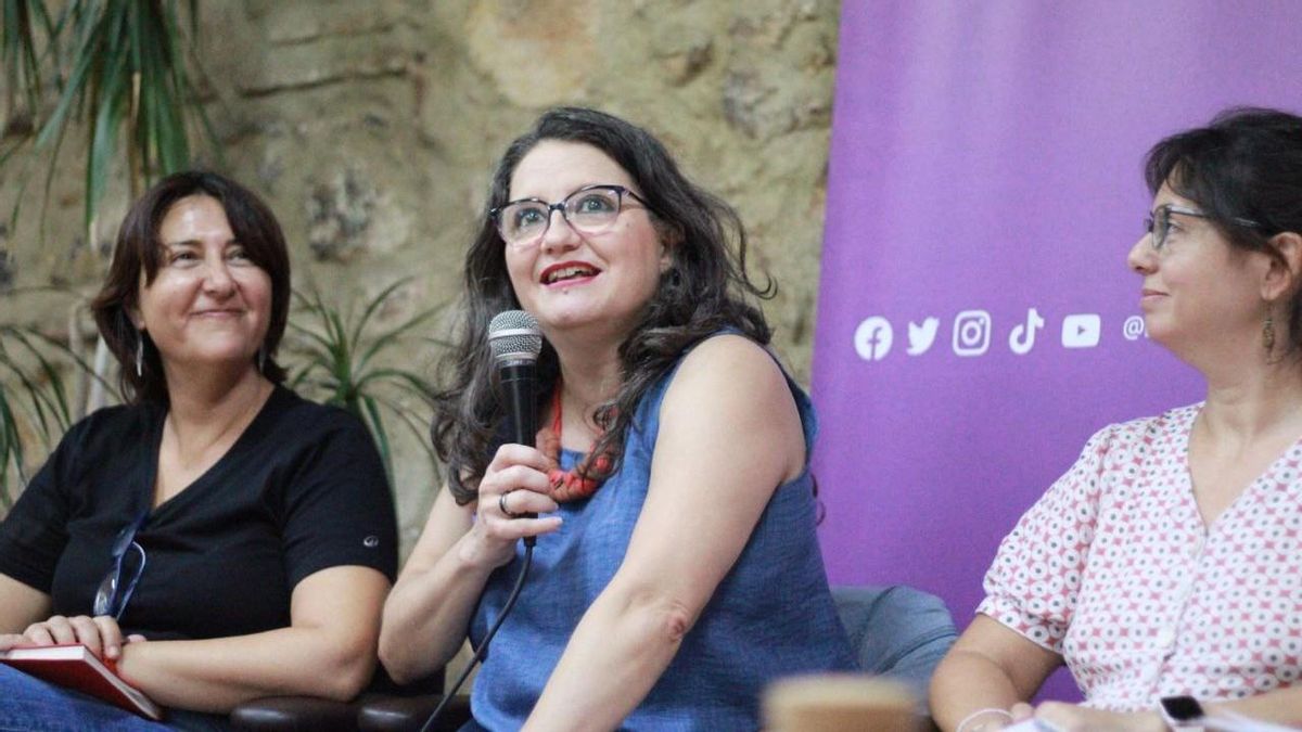 Rosa Pérez Garijo, coordinadora de EUPV, y Mónica Oltra, en un acto.