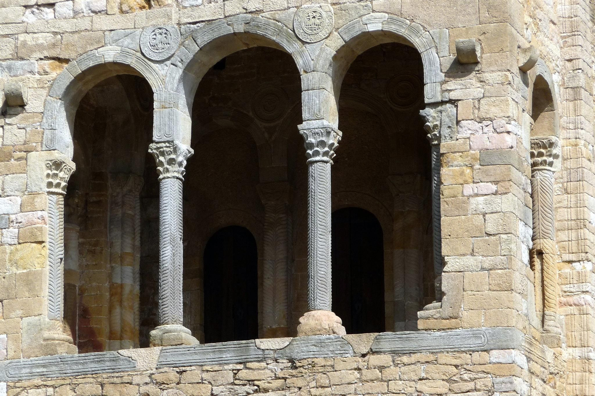 Balconadas de Santa María del Naranco.