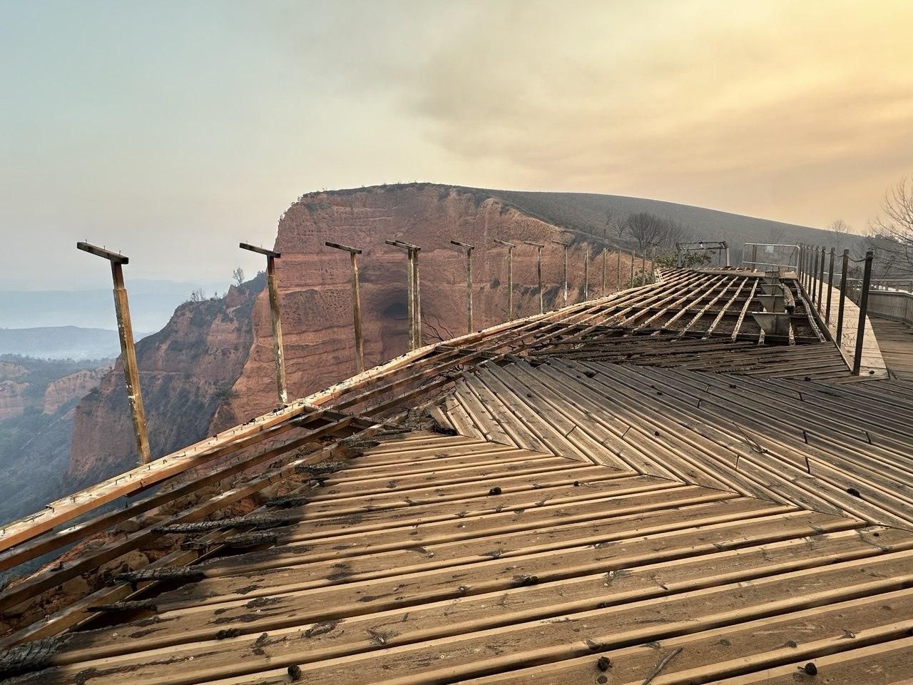 Desolación en Las Médulas tras los incendios forestales