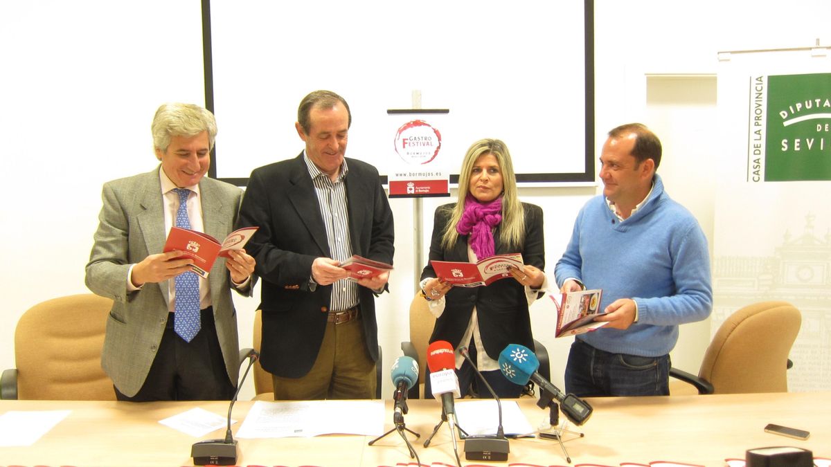 La alcaldesa de Bormujos asegura encontrarse "totalmente tranquila" ante su imputación por cohecho