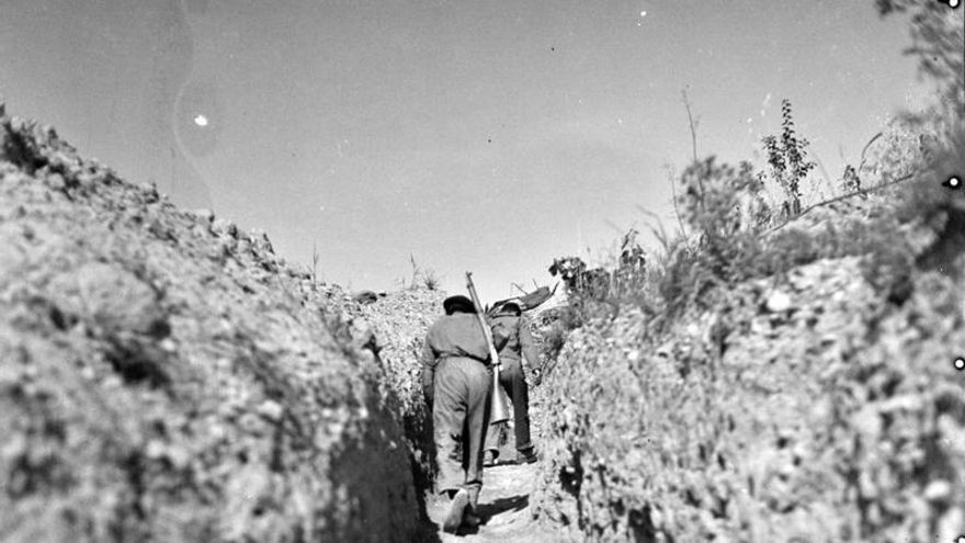 Las cajas de fotos que sobrevivieron a la Guerra Civil: la mirada militante de dos mujeres en el frente de Aragón
