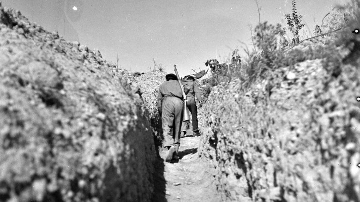 Las cajas de fotos que sobrevivieron a la Guerra Civil: la mirada militante de dos mujeres en el frente de Aragón