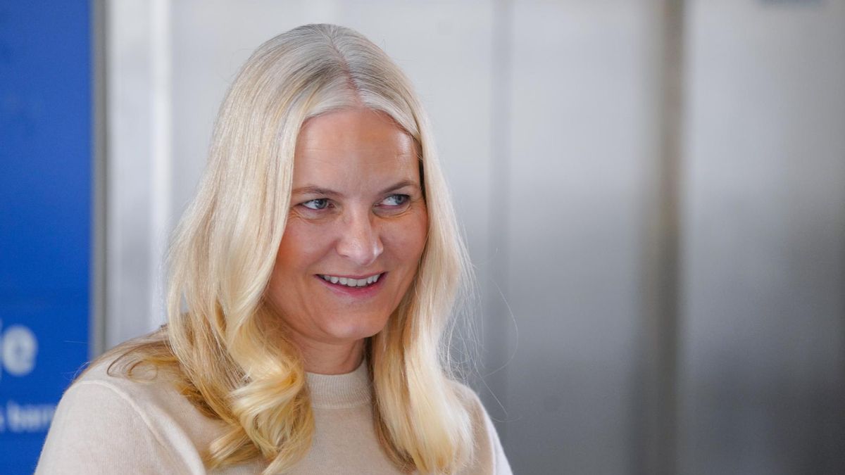 "Es simplemente vergonzoso": escándalo en Noruega por los correos electrónicos de la princesa Mette-Marit a Epstein