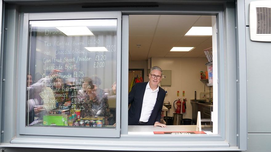 El Reino Unido vota para terminar con la era ‘tory’ tras 14 años de recortes, caos y Brexit