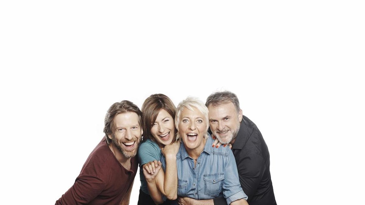 Reparto de la comedia 'Los vecinos de arriba'.