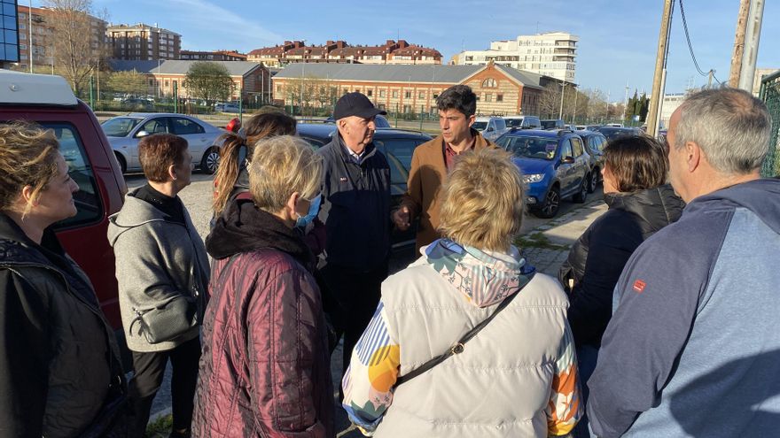 El portavoz y candidato del PSOE a la Alcaldía de Santander, Daniel Fernández, en el Barrio Pesquero