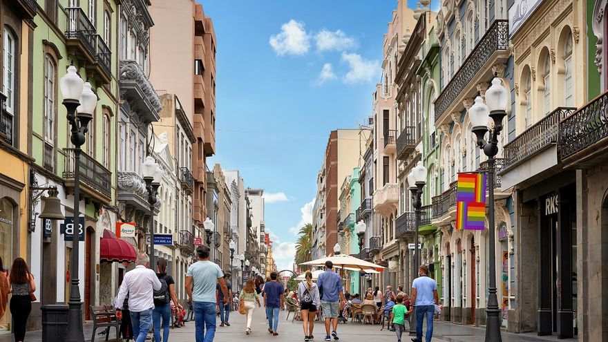 Sobrecargados "por un salario miserable": más de 45.000 trabajadores del comercio, llamados al paro este lunes en Las Palmas