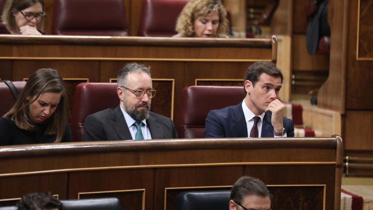 Rivera acusa a Sánchez de actuar desde el "sectarismo" y dice que su Gobierno ha acabado "estrellado"