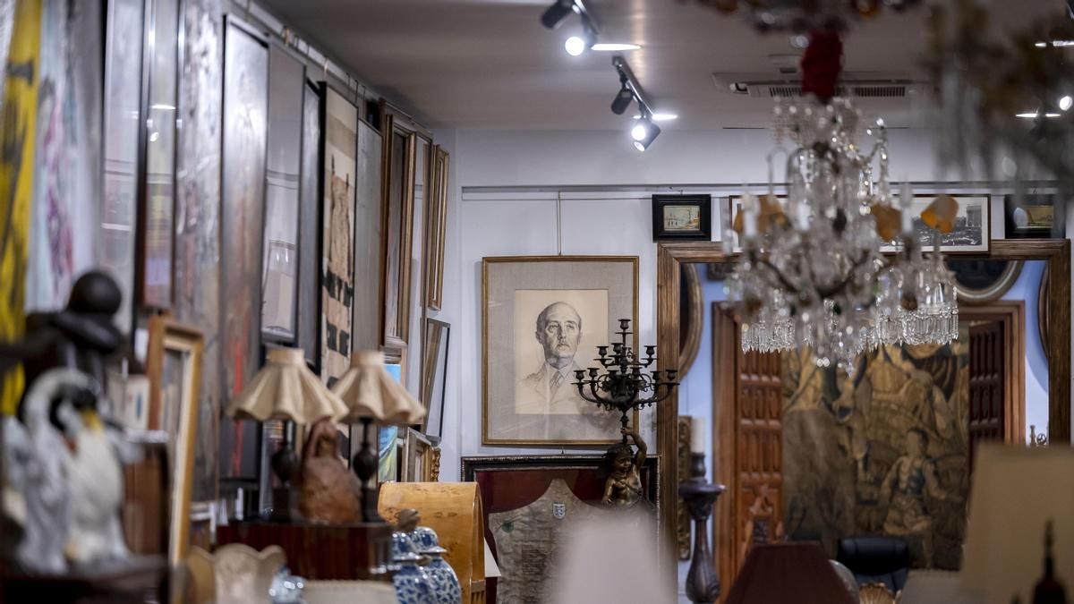 La exposición de los objetos del Pazo de Meirás subastados por Magna Art Auction.