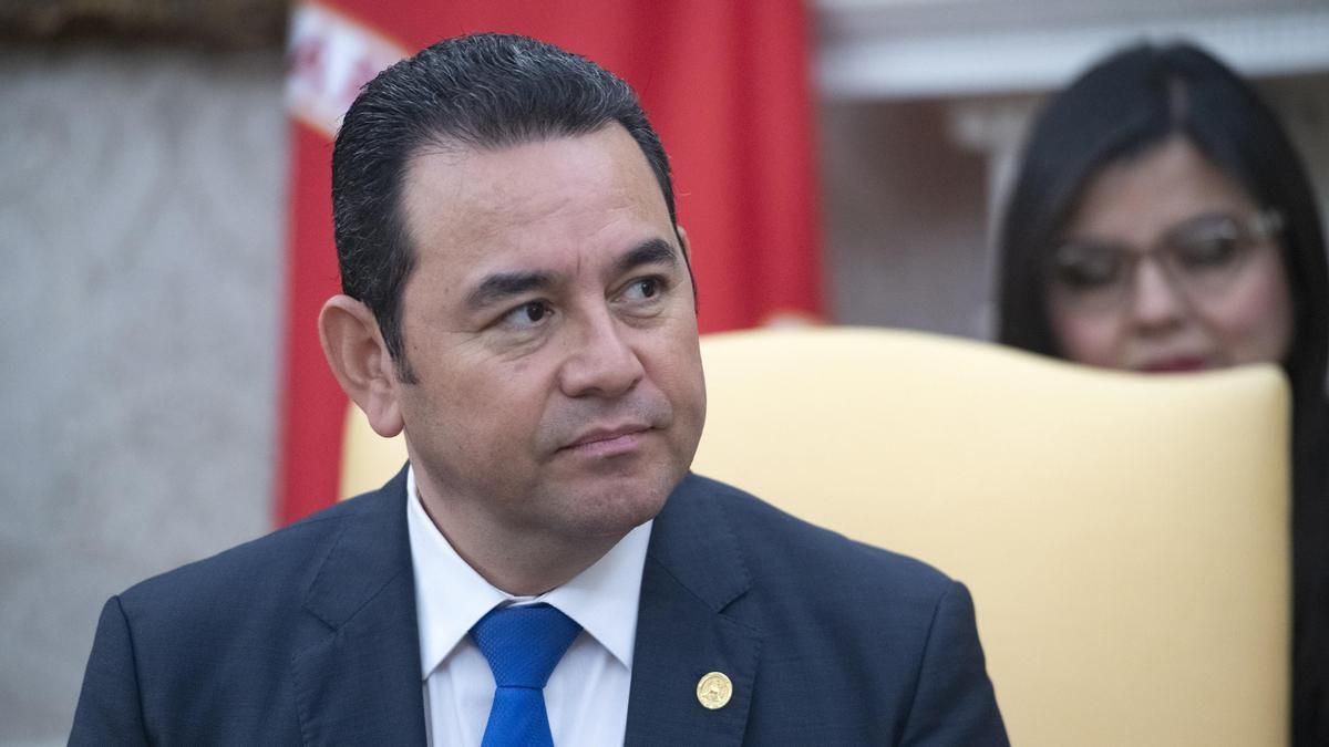 El homicidio de 41 niñas en un incendio en un centro público pone al expresidente de Guatemala en la mira de la Justicia