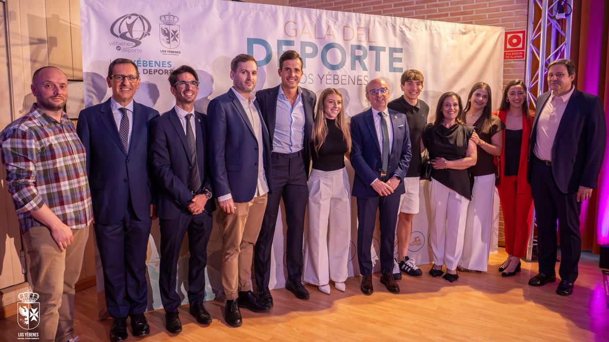 Foto de familia de la XIX Gala del Deporte de Los Yébenes