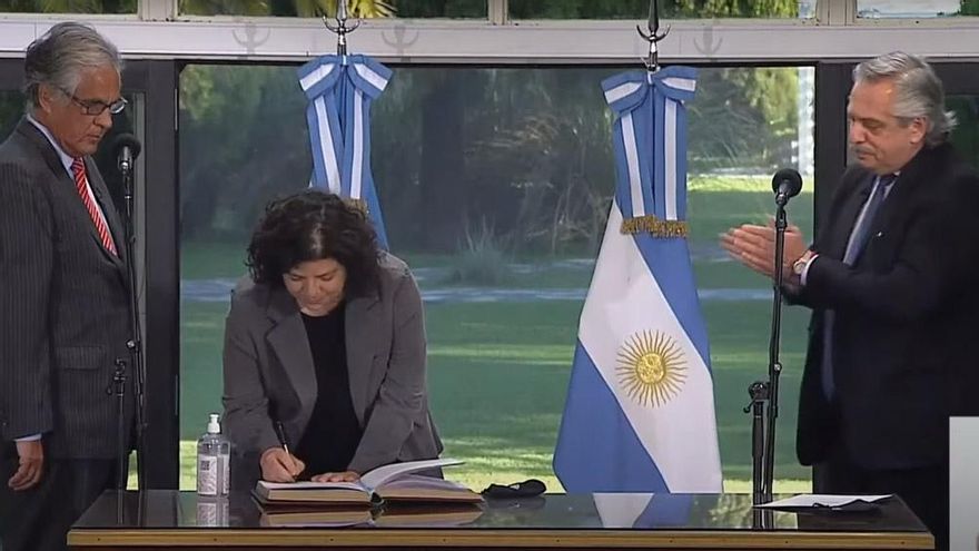 Alberto Fernández pide trabajar para evitar que vuelvan a ocurrir irregularidades en la vacunación