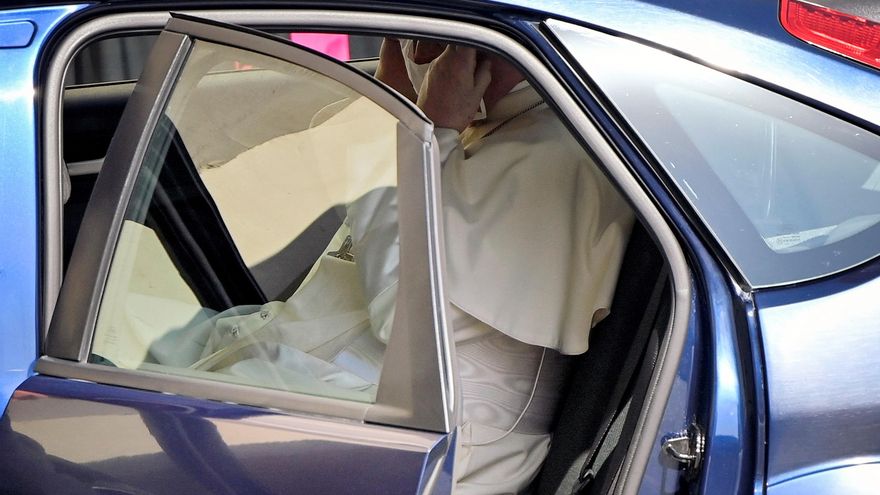 El papa pide una acogida digna y humana a los refugiados del campo de Moria