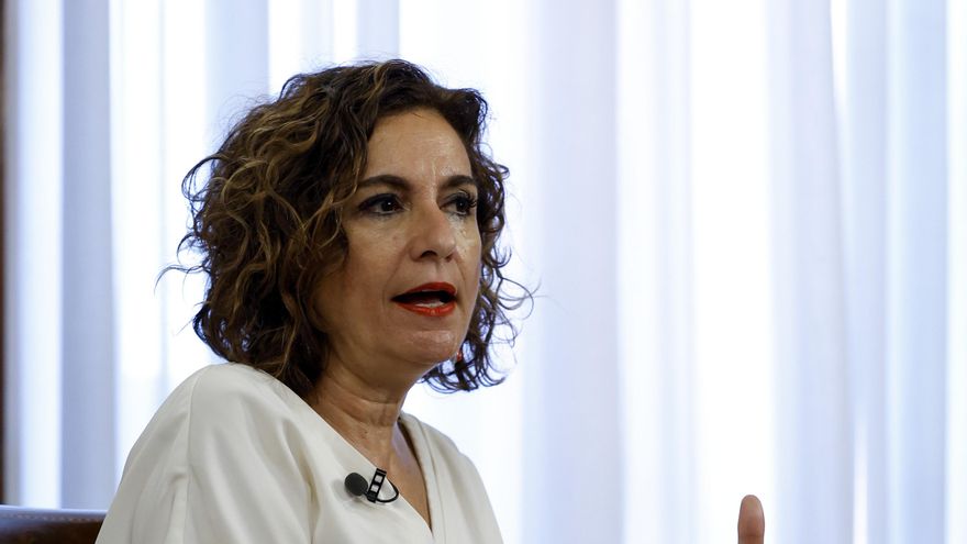 La ministra de Hacienda y nueva número dos del PSOE, María Jesús Montero, repasa la actualidad política en una entrevista con EFE en la que afirma que 2023 será un año muy intenso en el que los socialistas intentarán desbancar al PP en la Comunidad de Madrid. EFE/J.J. Guillén
