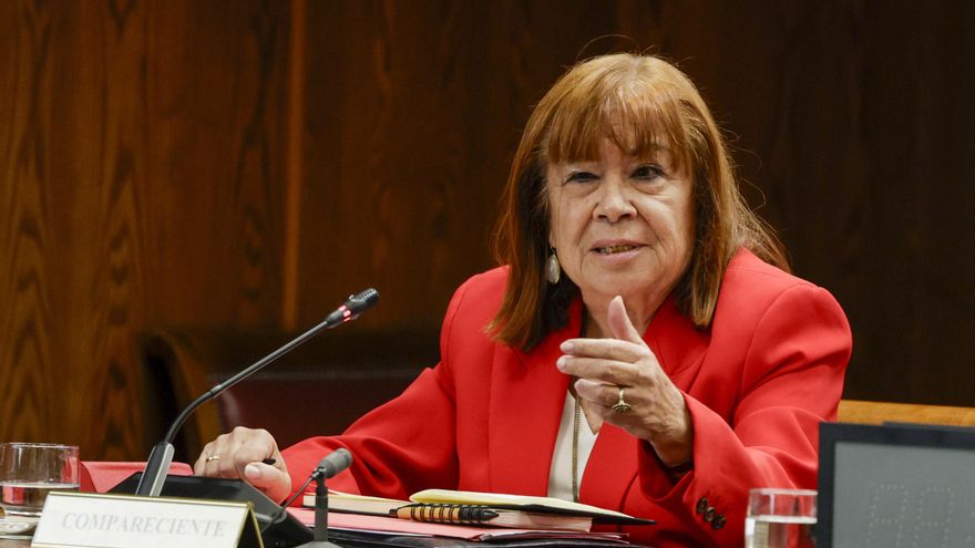La presidenta del PSOE, Cristina Narbona, durante su comparecencia este miércoles en la comisión de investigación del Senado sobre el caso Koldo. EFE/ J.J.Guillen