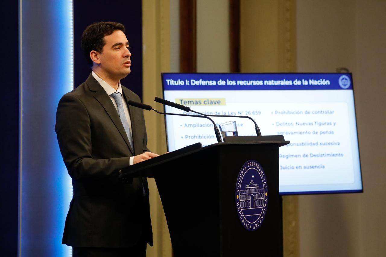 Adrián Ravier, vocero presidencial.