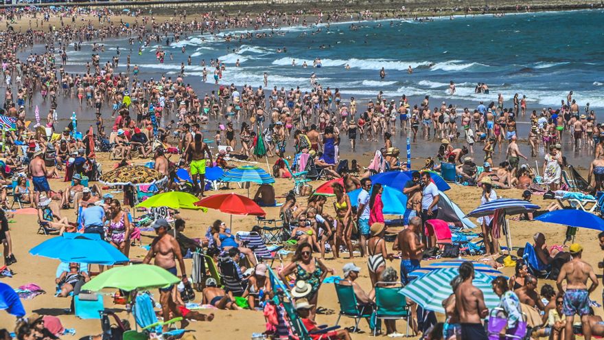 Primera playa de El Sardinero este mes de agosto