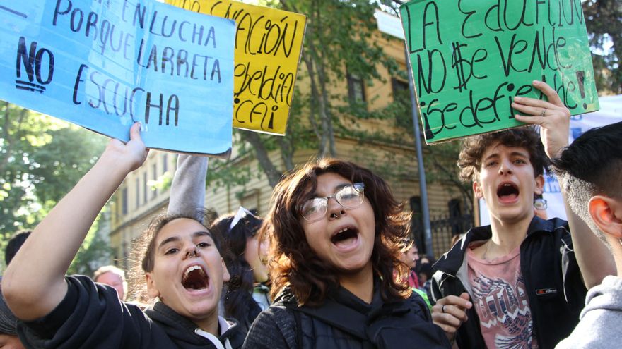 En el regreso a clases tras las vacaciones de invierno, Ademys convocó a un paro en las escuelas porteñas