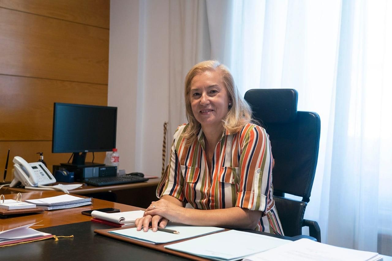 María José González Revuelta, en su despacho del Parlamento.