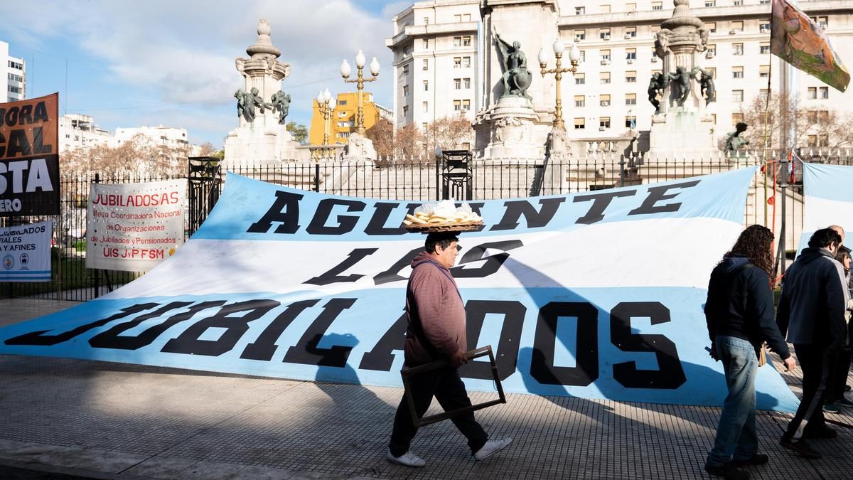 "Primer paso": la CGT definió sumarse a las CTA y organizaciones de izquierda en apoyo a los jubilados