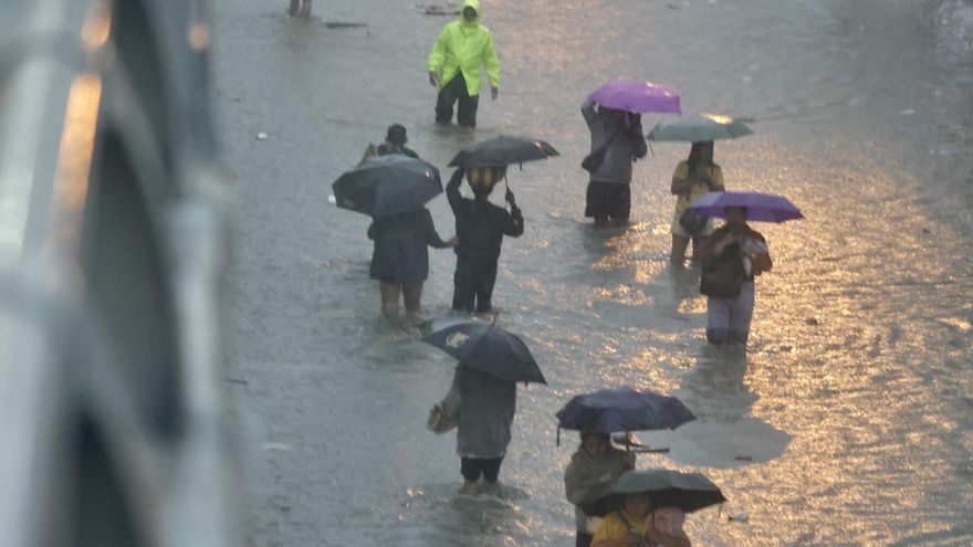 Fuertes lluvias e inundaciones paralizan Manila y obligan a evacuar a miles de personas