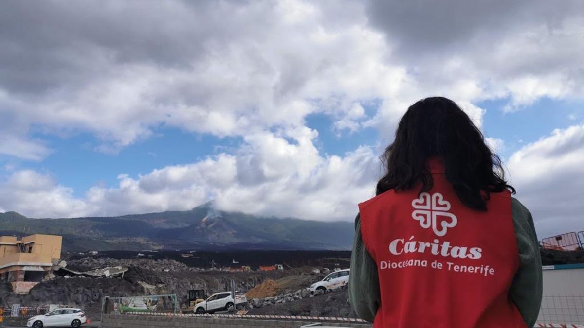 Trabajadora de Cáritas en la zona del volcán.