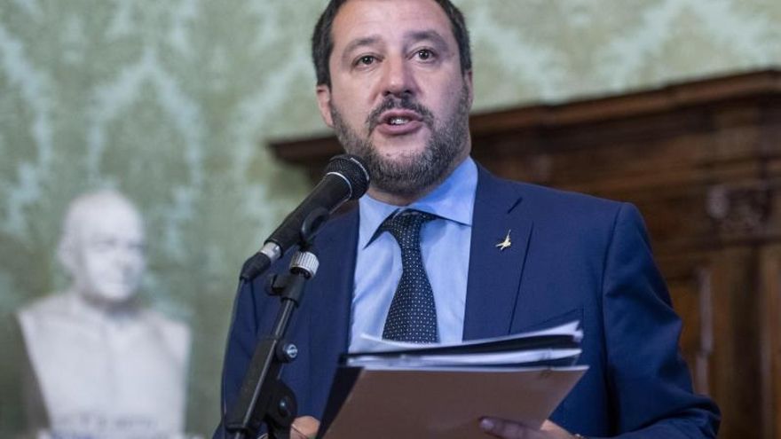 El Sea Watch entra en aguas italianas rompiendo la prohibición de Salvini