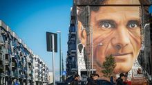 Vista general de un mural dedicado al escritor y cineasta italiano Pier Paolo Pasolini, obra del artista italiano Jorti Agoch, en Nápoles (Italia)EFE/ Cesare Abbate/Archivo
