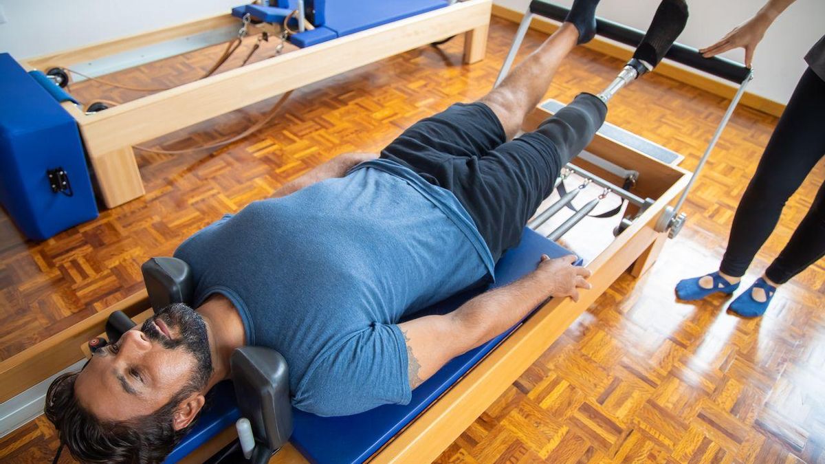 Pilates o yoga: qué ejercicio para el dolor de espalda recomienda una instructora de las dos disciplinas