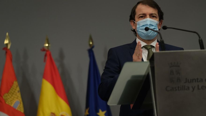 El presidente de Castilla y León duda que el Gobierno esté legitimado para recurrir su toque de queda: "He tomado esa medida como autoridad delegada, por lo tanto soy el propio Gobierno de España"
