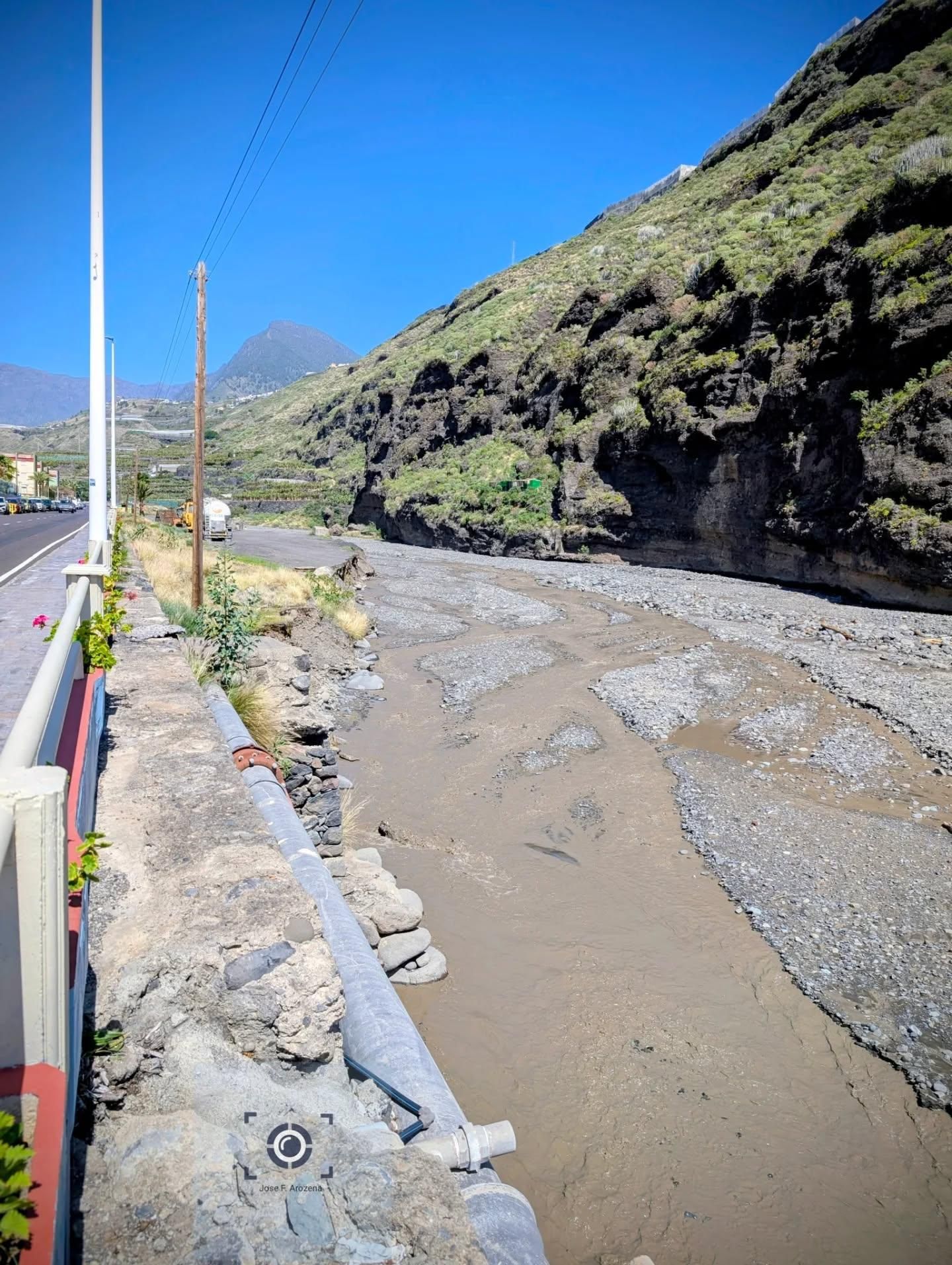 Barranco de Las Angustias, en su tramo final, en el municipio de Tazacorte, este el domingo, con caudal casi una semana después del paso de la borrasca Therese.