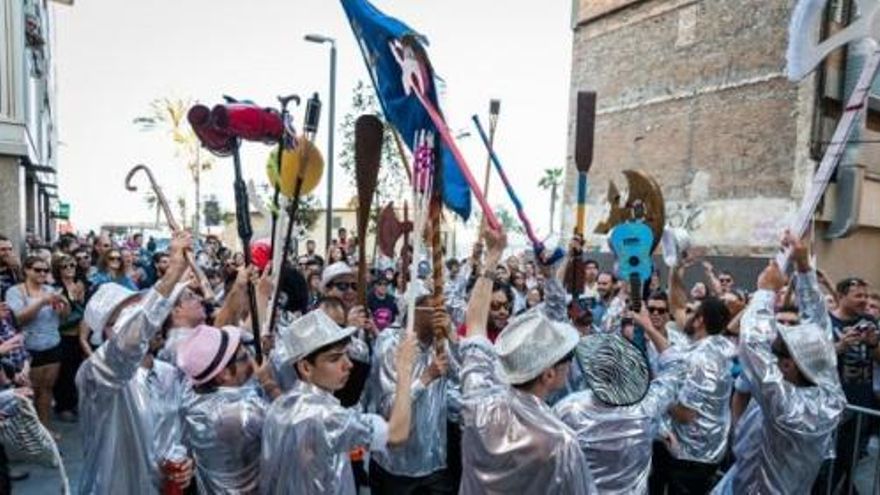 Llegan "los coros mudos", la fiesta popular tan arraigada a este barrio de Barcelona