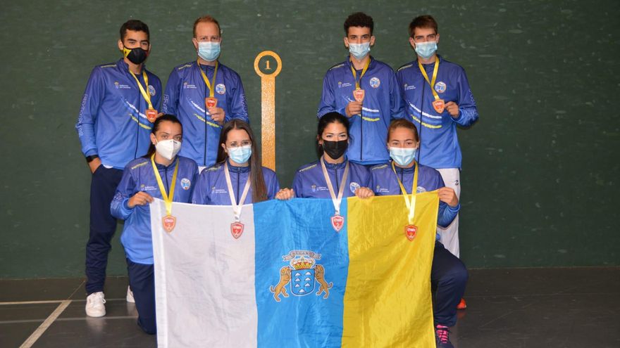 Dos oros para el Círculo de Amistad XII de Enero en el Campeonato de España Absoluto de Frontenis