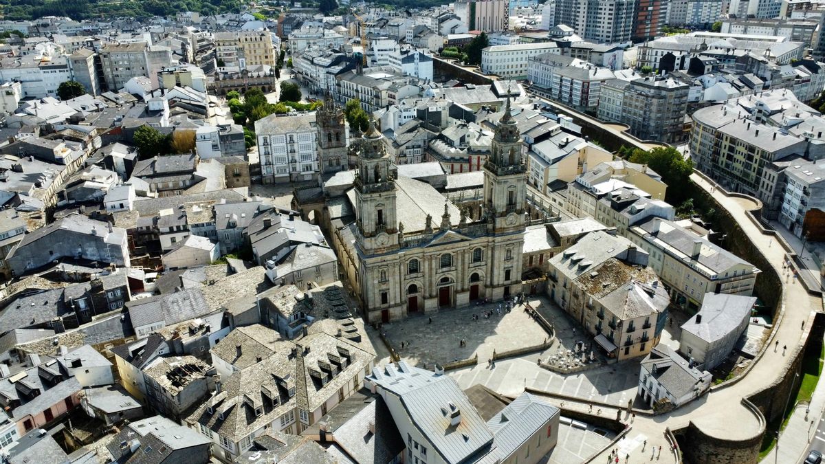 La capital del noroeste de España que puedes recorrer cómodamente a pie y que es una de las ciudades Patrimonio de la Humanidad menos conocidas