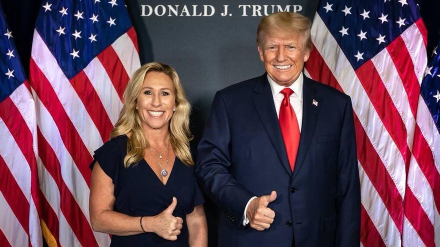 Marjorie Taylor Greene, trumpista de primera hora que pasó a ser acusada de traidora por comentaristas ultras.