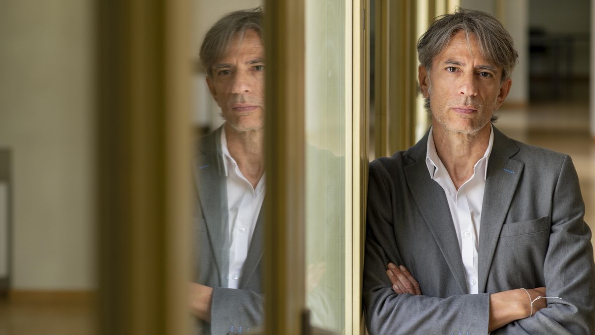 Juan Tallón: "Es imposible sostener una vida sin errores, pero nos han hecho creer que podemos con todo"