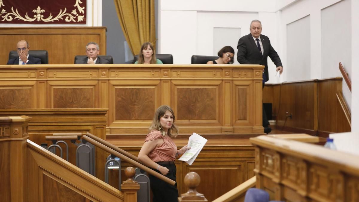 Expulsada del pleno de las Cortes una diputada del PP por saltarse el orden del día y hablar de Ceuta
