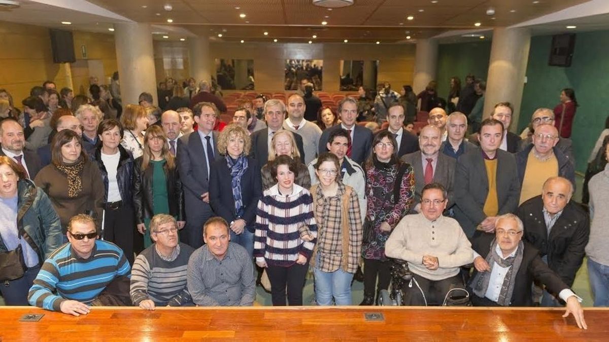 CERMI y Gobierno regional piden "reconducir" la "visión paternalista" de la sociedad hacia las personas con discapacidad