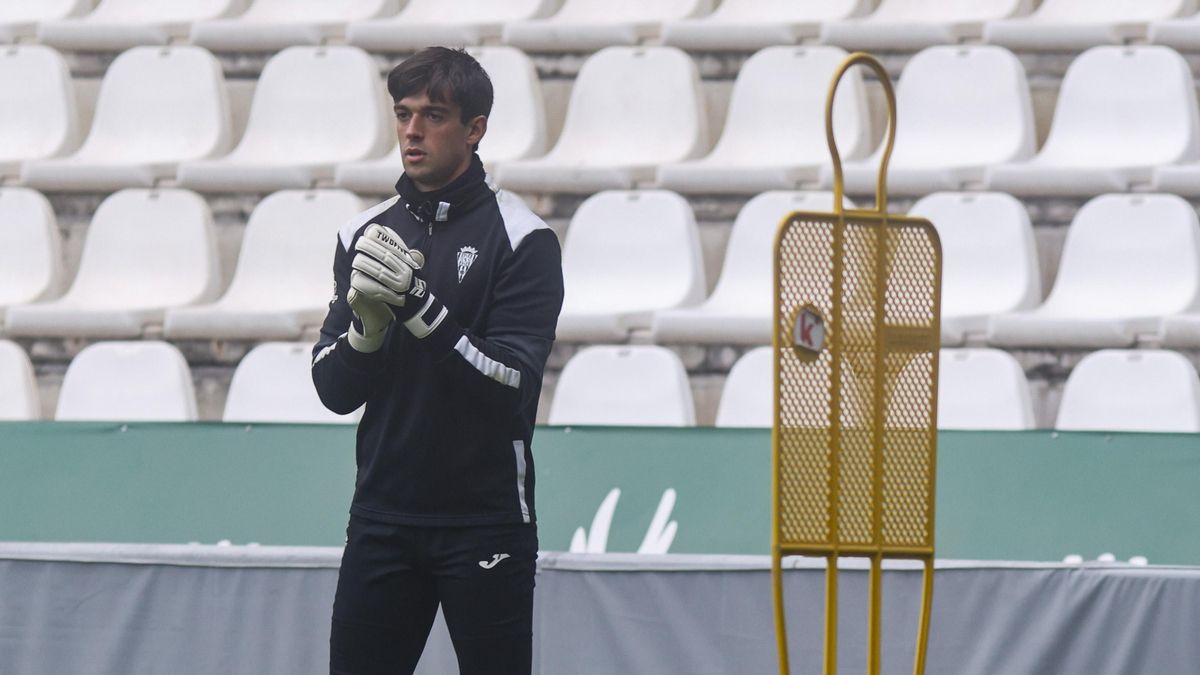 Iker Álvarez en un entrenamiento
