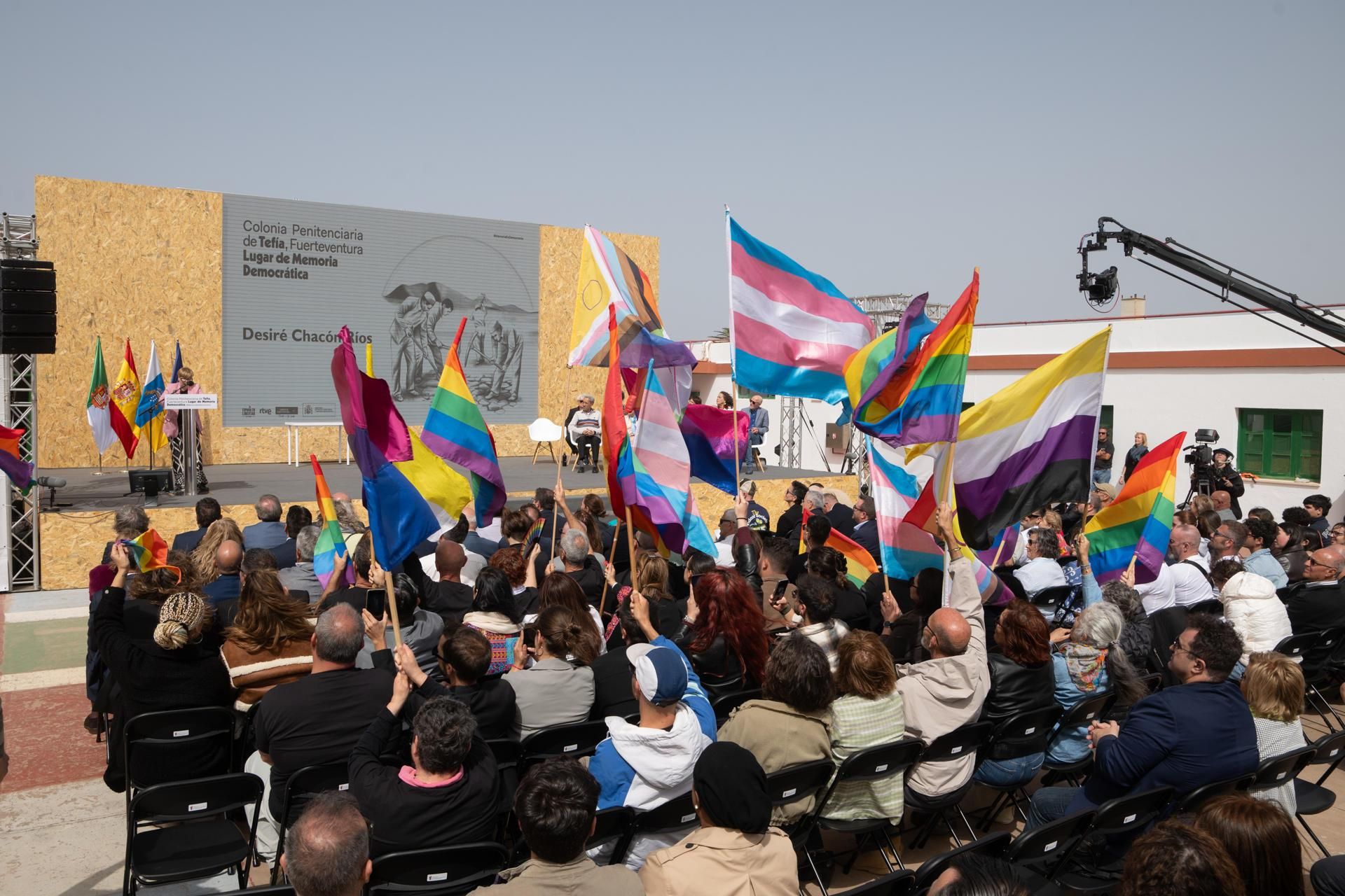 Acto este viernes de reparación a la comunidad homosexual por la represión que sufrió en la dictadura franquista en la antigua Colonia Agrícola Penitenciaria de Tefía, en Fuerteventura, nuevo Lugar de Memoria Histórica.