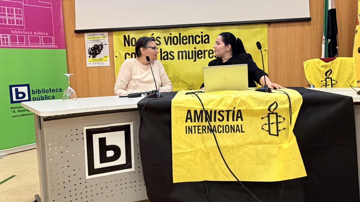 Khadija Amin en Cáceres: "En mi país las mujeres ya no somos seres humanos, somos sombras; son más importantes los animales"