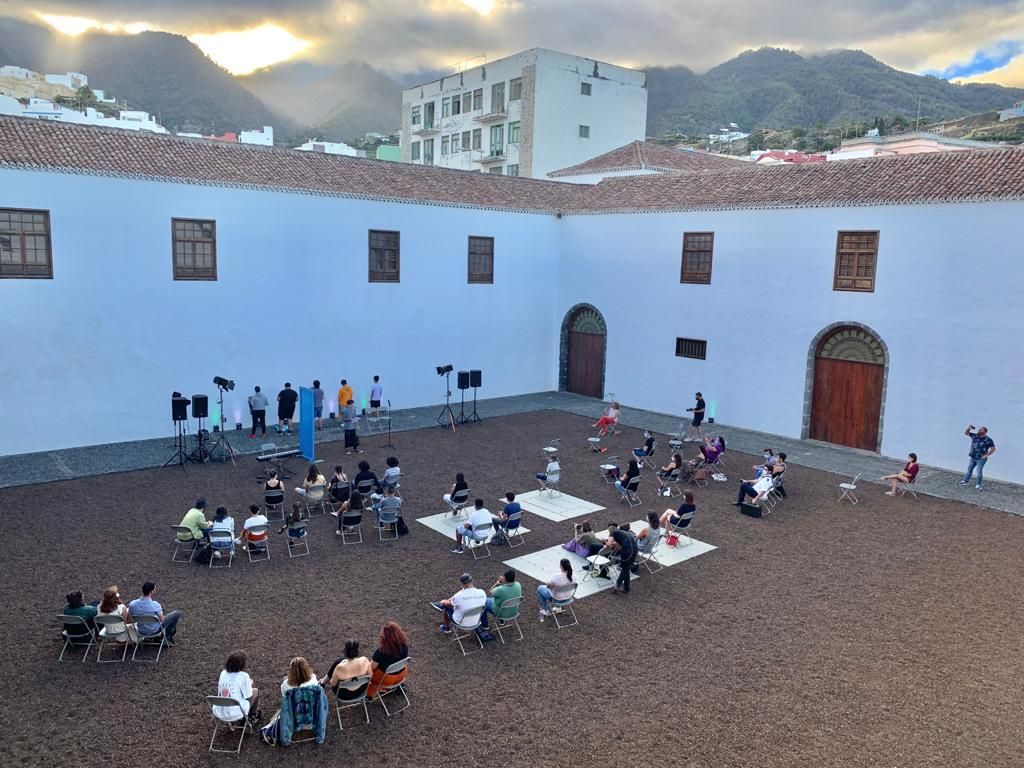 La primera actividad cultural  de La Movida  se desarrolló  este miércoles en el Museo Insular de La Palma (antiguo convento de San Francisco, en Santa Cruz de La Palma)