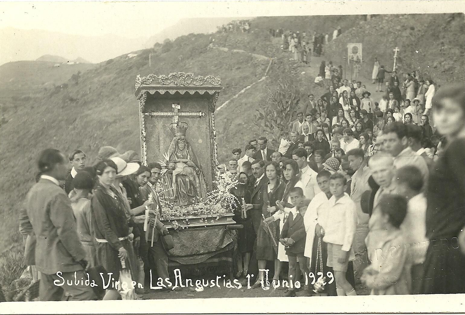 Subida de la Virgen de las Angustias en 1929. Archivo MVH