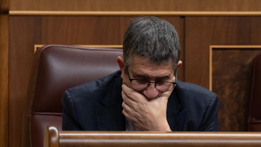 Archivo - El portavoz del PSOE en el Congreso, Patxi López, durante una sesión plenaria, en el Congreso de los Diputados, a 13 de diciembre de 2023, en Madrid (España).