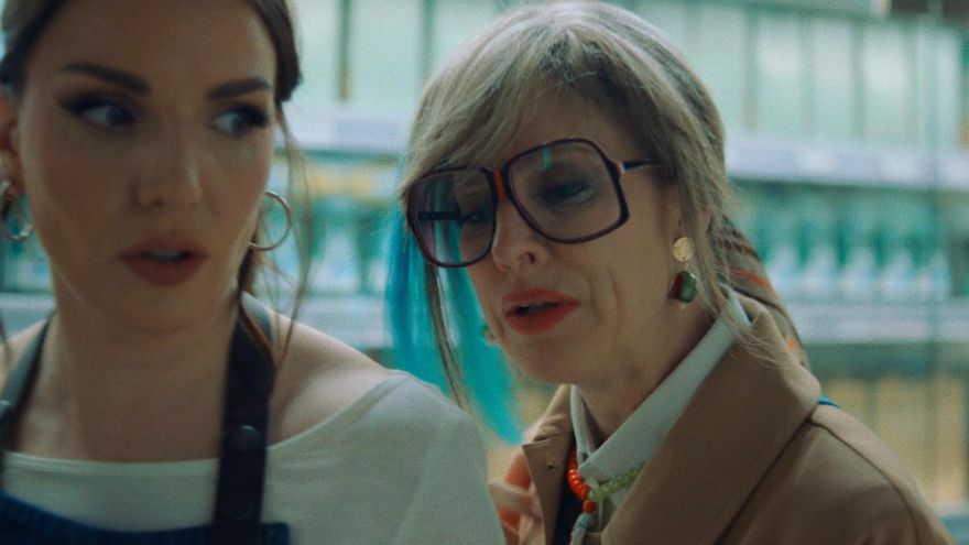 Filmin acierta con 'Putos modernos', una serie que se disfruta en pequeñas dosis de autocrítica