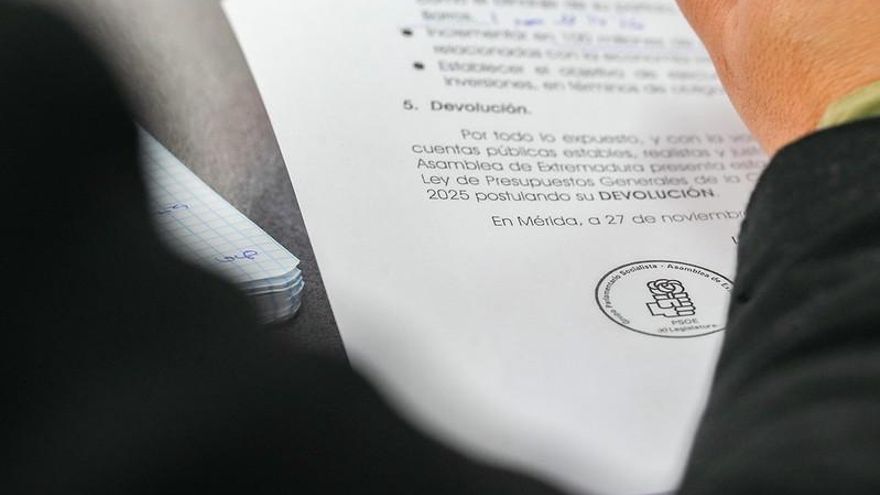 La izquierda presenta unos presupuestos alternativos a los de Guardiola: carga fiscal para las rentas altas y vivienda pública