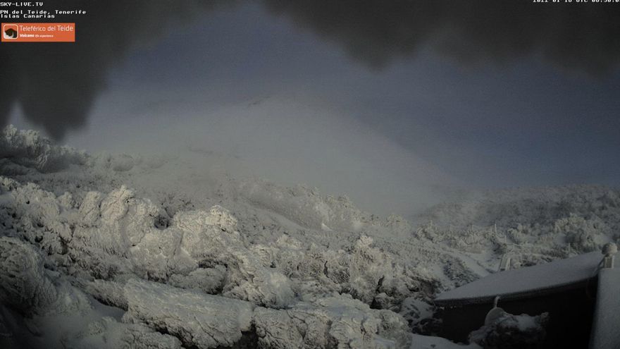 Vista del Teide en las primeras horas de este martes desde el teleférico.