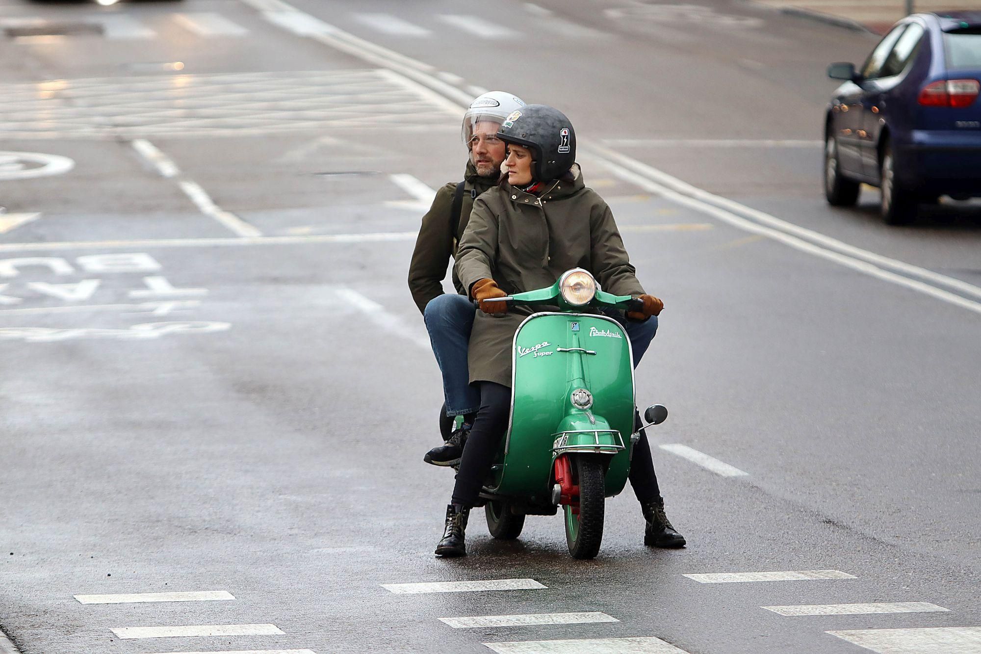 La Scooter Run del Purple Weekend hace rugir las calles de León