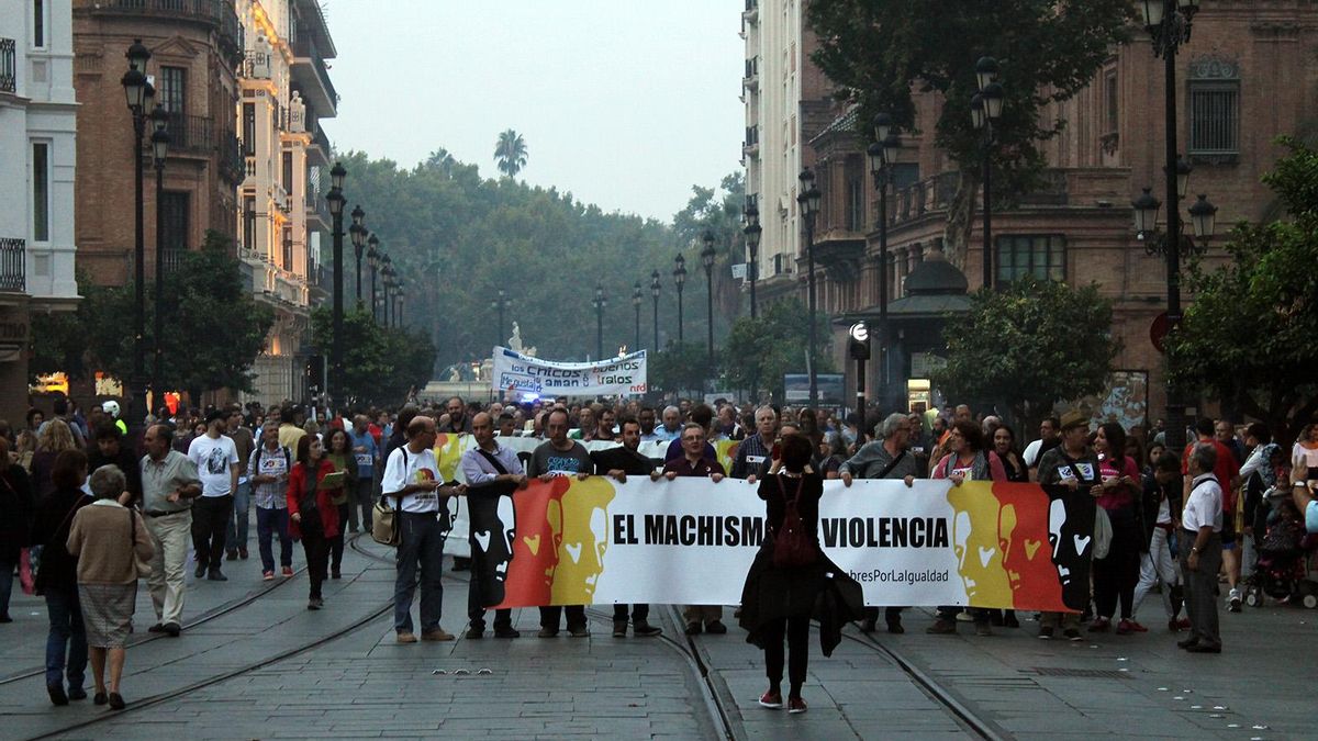 FOTOGALERÍA | Así se han manifestado los hombres contra la violencia machista (y no estaban solos)